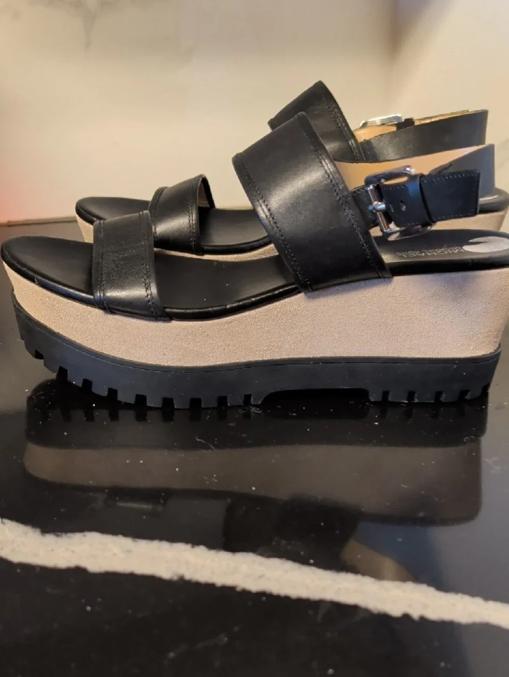 Michael Kors Gillian Mid Wedge Sandals Size 10M Like New MSRP $119.50